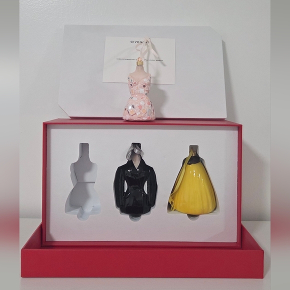 Givenchy 2025 CHRISTMAS ORNAMENTS. VIP RARE - Picture 8 of 10